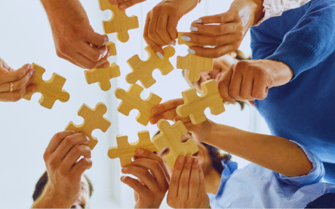 إيش أفضل طريقة لعمل فعاليات بناء فريق في الشركة؟