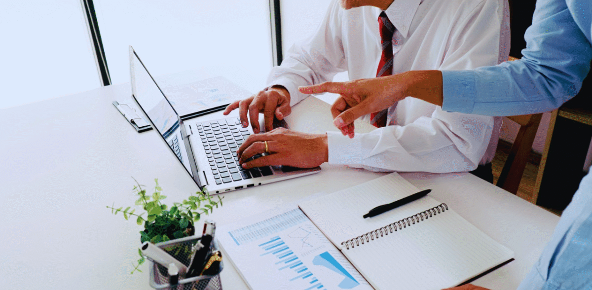 كيف يساعد التواصل الداخلي الفعّال في تحسين أداء الفرق؟