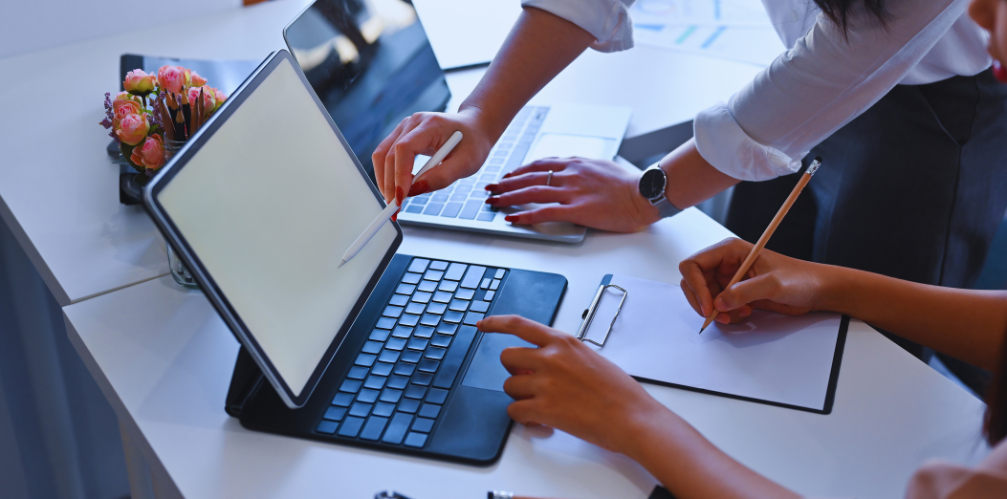 الاتصال المؤسسي: دوره في بناء سمعة قوية للشركات وتعزيز العلامة التجارية